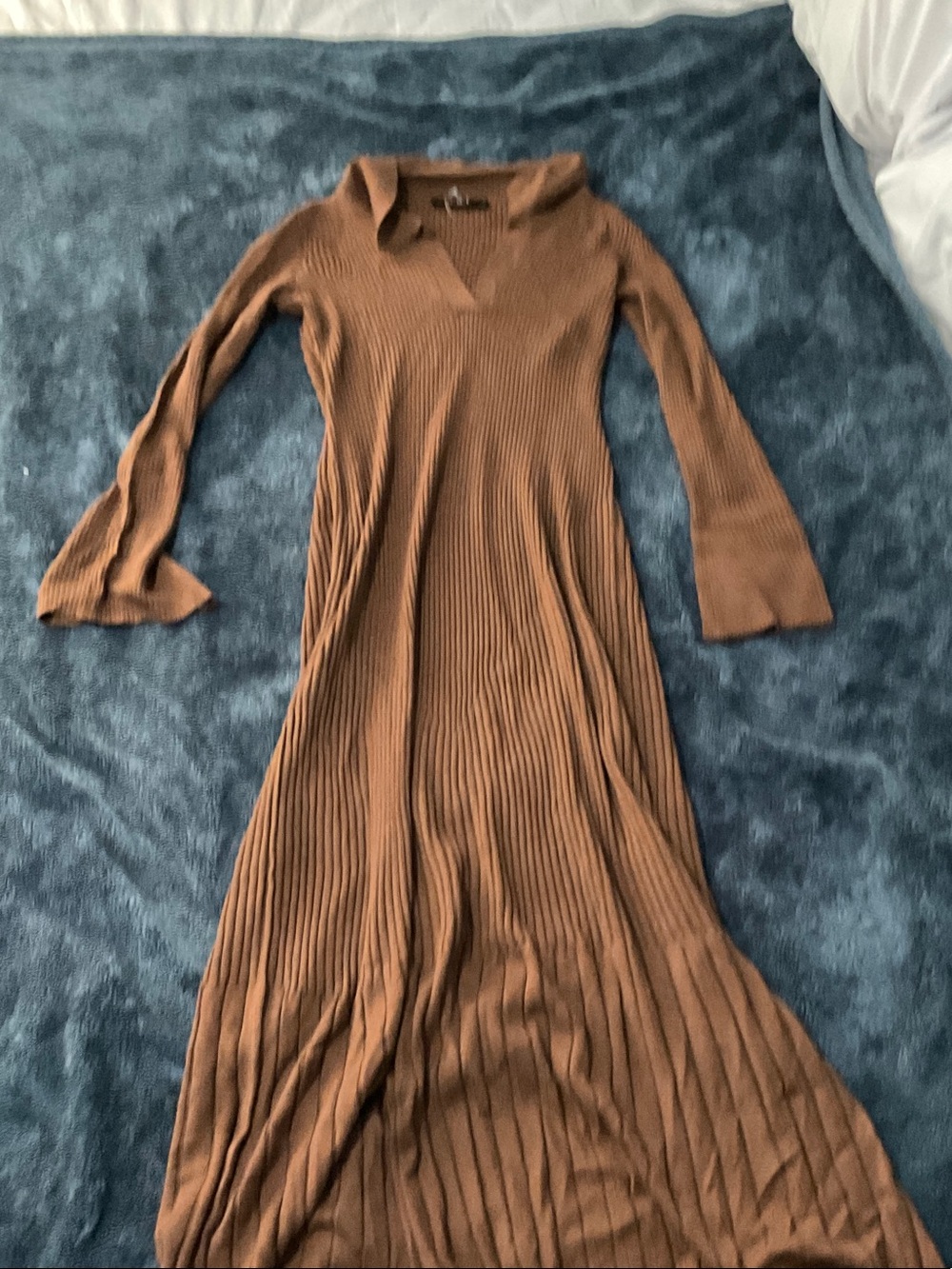 Ribbed Knit Brown Long-Sleeve Maxi Dress